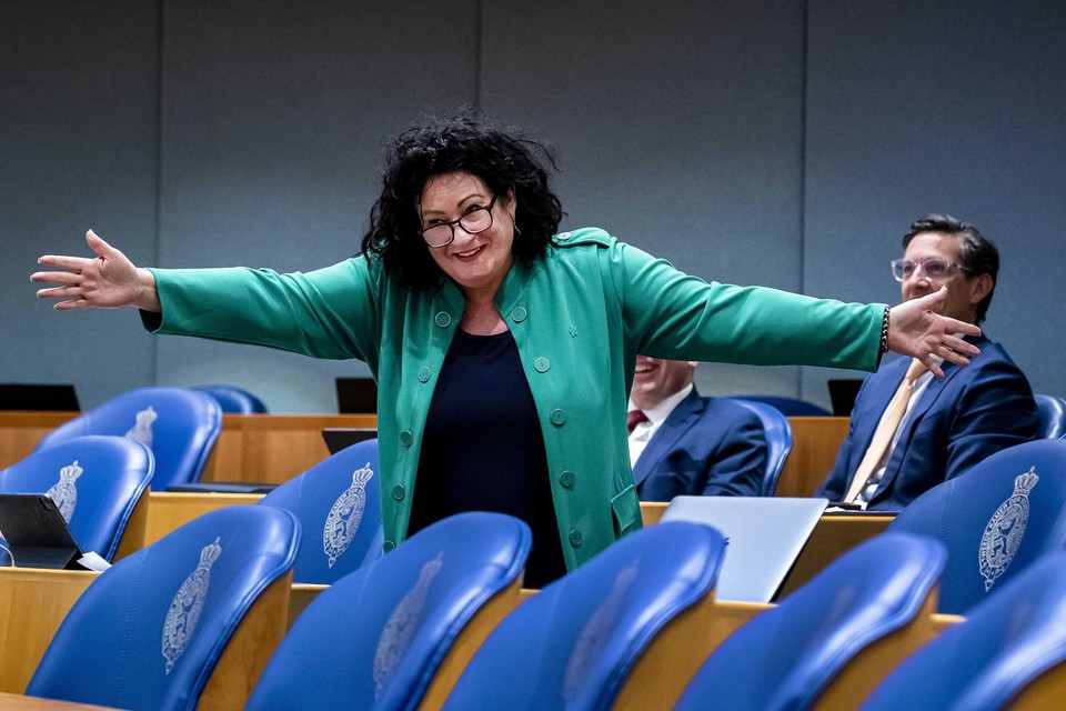 Caroline van der Plas (BBB) tijdens het debat in de Tweede Kamer over de uitslag van de verkiezingen voor de Provinciale Staten.