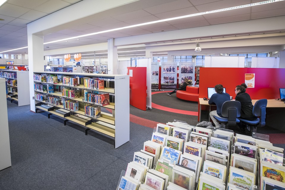 De bibliotheek in Venray is nu nog gevestigd in een voormalige textielfabriek. 