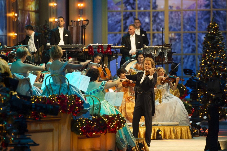 André Rieu in 2019 in  actie tijdens een van de kerstconcerten in het MECC. 