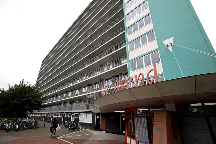 De Arend, de flat in Hoogeveen waarvan Sharleyne in juni 2015 vanaf viel 