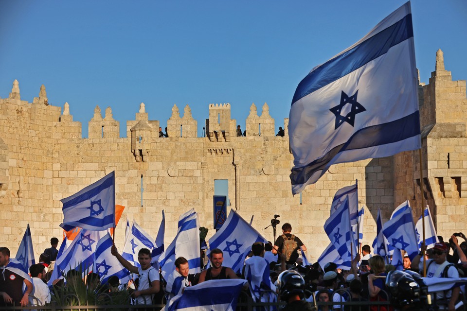 Aan de vlaggenmars deden circa 5000 Israëliërs mee. Er vielen minstens 27 Palestijnse gewonden. 
