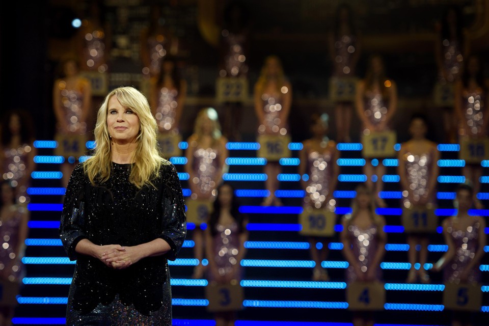 Archiefbeeld van presentatrice Linda de Mol bij de opnamen van de Postcode Loterij Miljoenenjacht. 