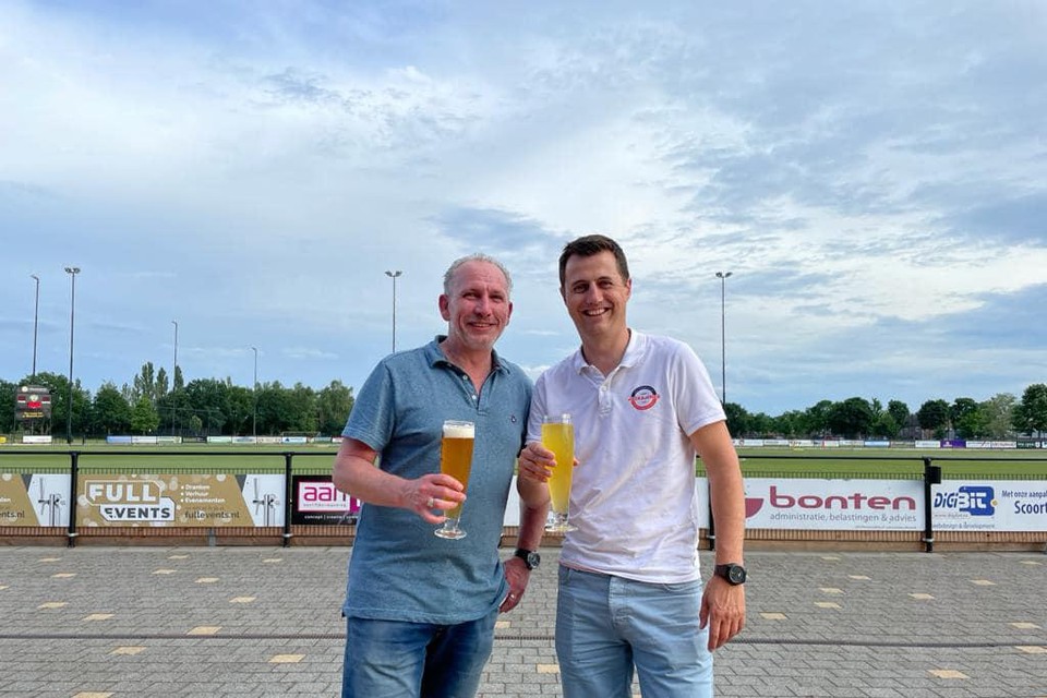 Joop Faessen (links) en Paul van de Moosdijk, die DESM na drie seizoenen gaat verlaten.
