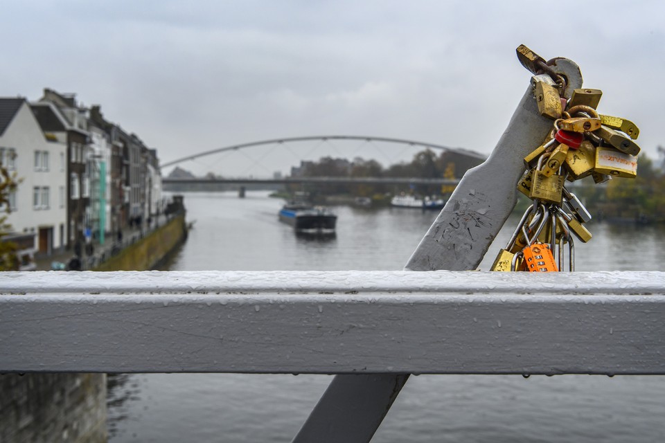 De liefdesslotjes op de Sint-Servaasbrug. 
