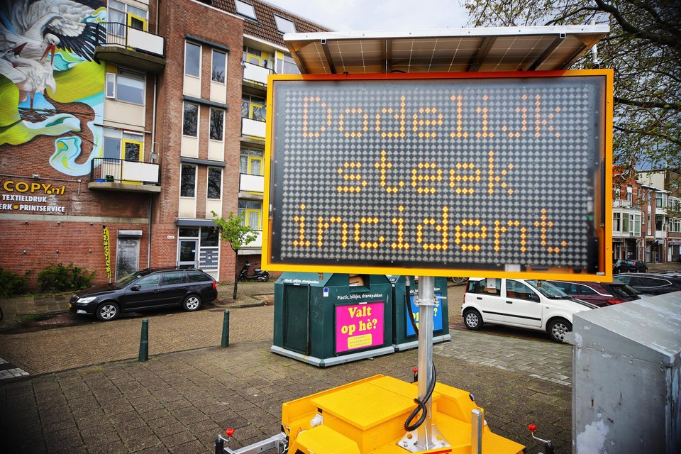 Een bord van de politie, neergezet nadat de 17-jarige Myron in 2017 in Den Haag door een groep jongeren werd doodgestoken.