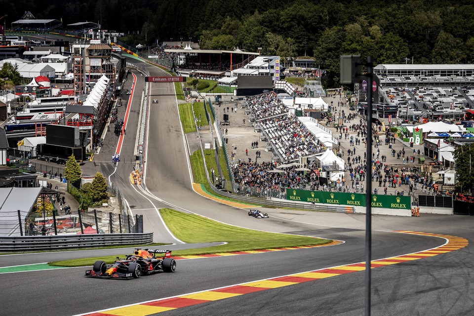 Max Verstappen in 2021 op het circuit van Spa-Francorchamps. Waarschijnlijk doet de Formule 1 het Belgische circuit volgend jaar niet aan.   
