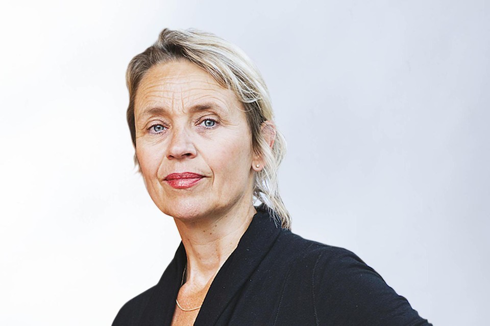 Petra Quaedvlieg is journalist, schrijver en docent. 