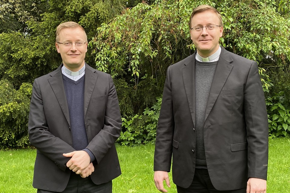 Guido (links) en Marc Kessels zien op tegen de tijdelijke scheiding, maar ‘dragen hun kruis met liefde’. 