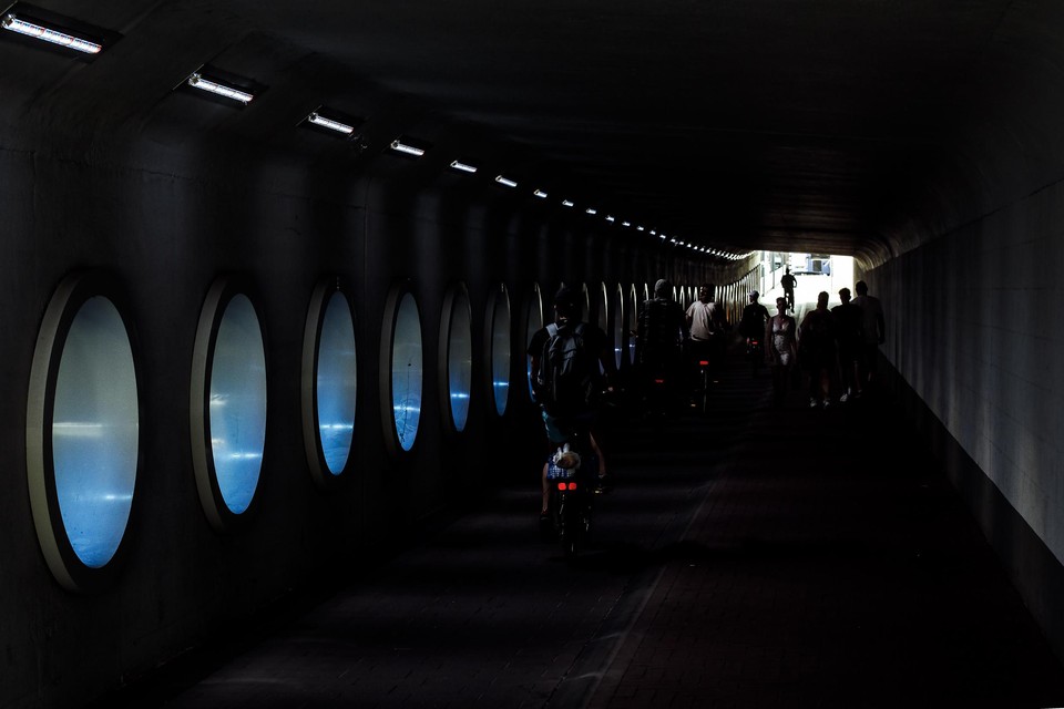 De Stationstunnel in Roermond, waar de verdachte een meisje zou hebben betast. 