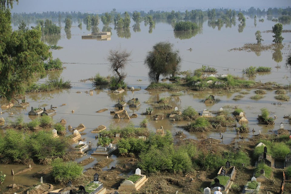 Door hevige moessonregens overstroomde vorig jaar delen van Pakistan. Onderzoekers wijten de regenval aan de opwarming van de Indische Oceaan.