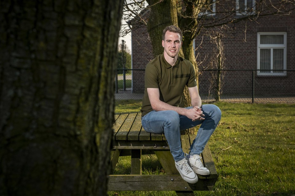 Jeroen Houwen, de Limburgse doelman die eindelijk vaste waarde is onder de lat bij Vitesse. 