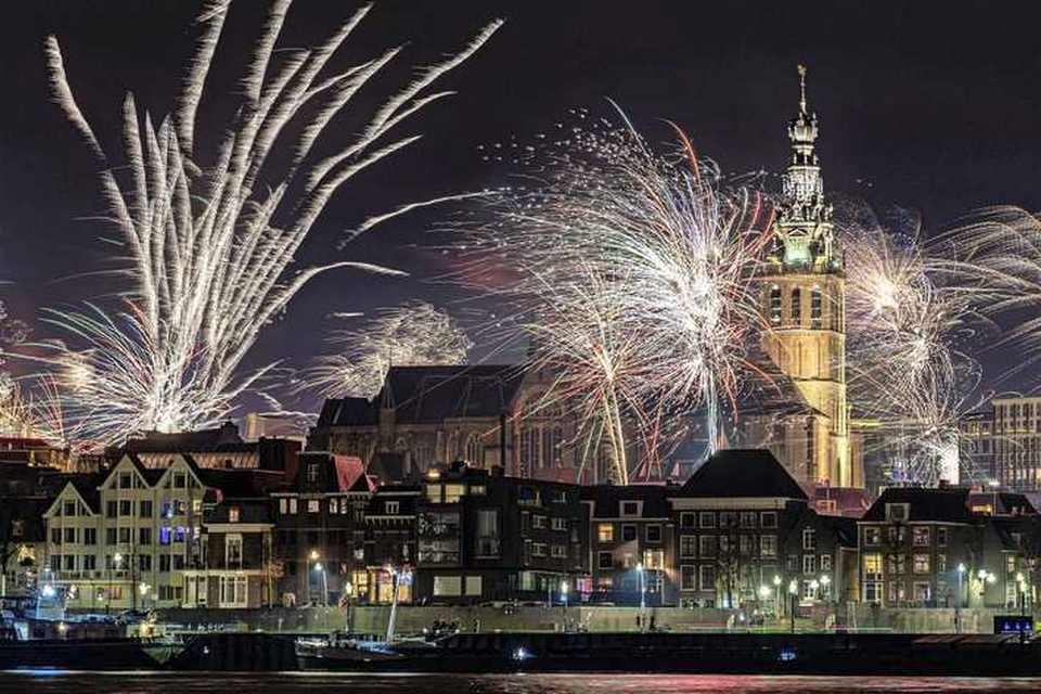 Ondanks een verbod op het afsteken van vuurwerk werd er ook in Nijmegen volop geknald.