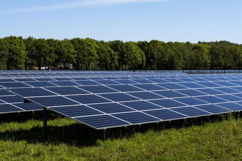 Het zonnepark in Castenray zou ruim negen hectare groot worden. 