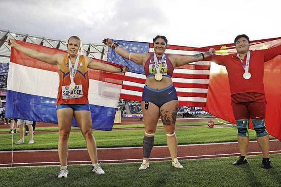 Jessica Schilder (l) veroverde een prachtige bronzen medaille. 